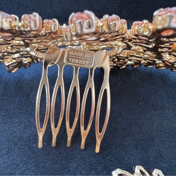 Gold plated Greek inspired hair pieces - Picture 2 of 3